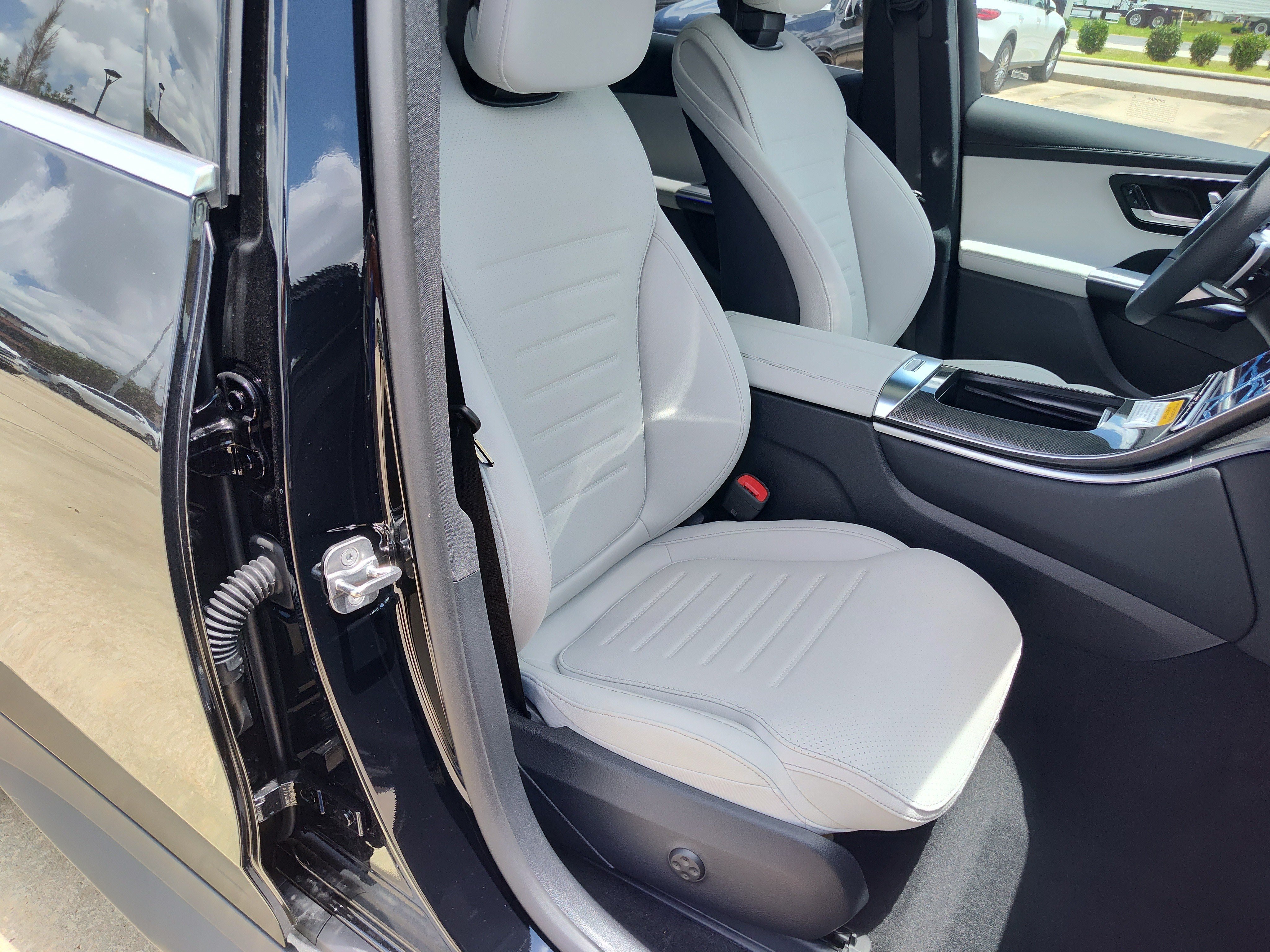 New 2026 Black Mercedes-Benz GLC 300 image 27