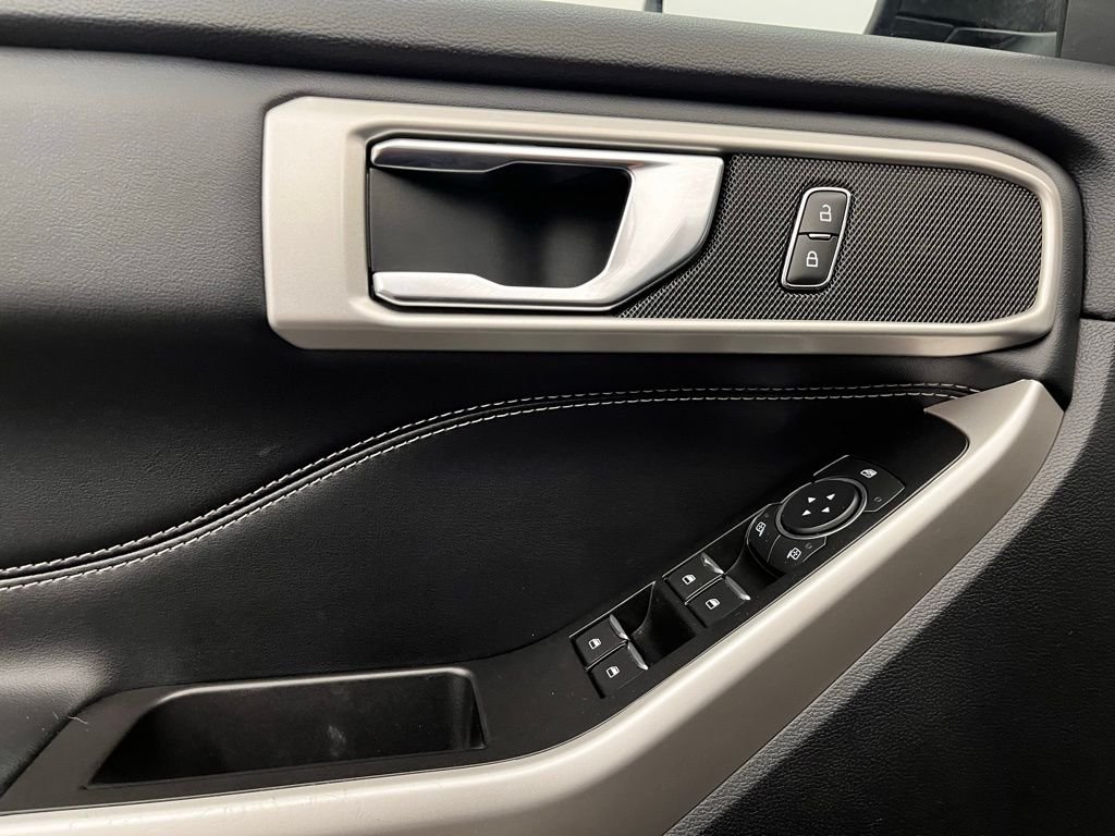 Used 2022 Blue Metallic Ford XLT image 18
