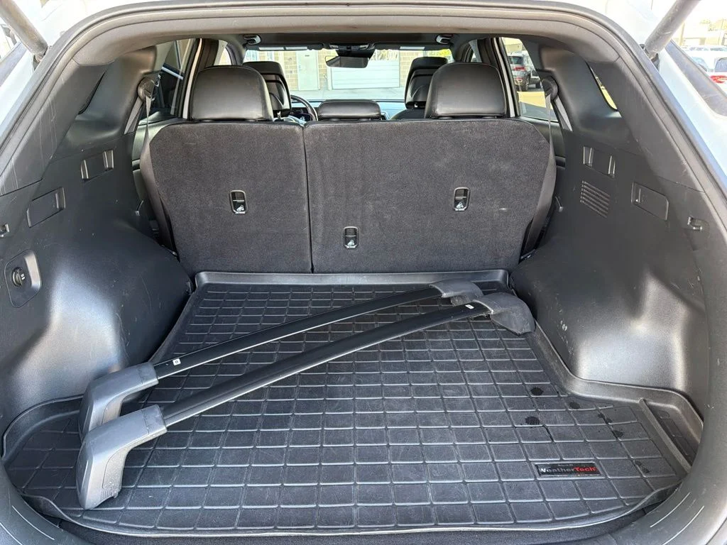 Used 2023 White Kia X-Line image 25