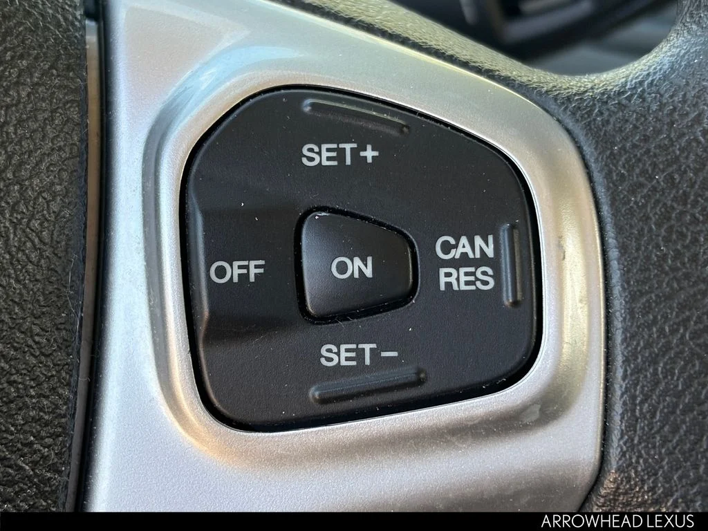 Used 2019 Green Ford SE image 10