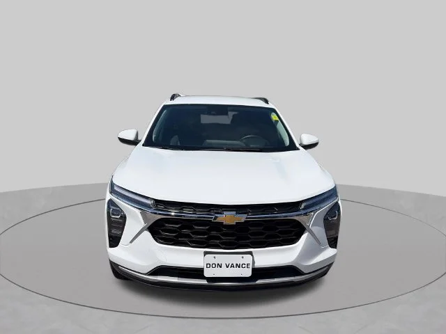 Used 2025 White Chevrolet LT image 8