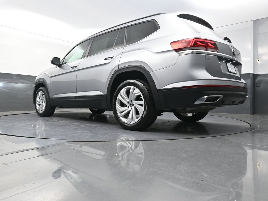 Used 2023 Silver Volkswagen 2.0T SE w/Technology image 28