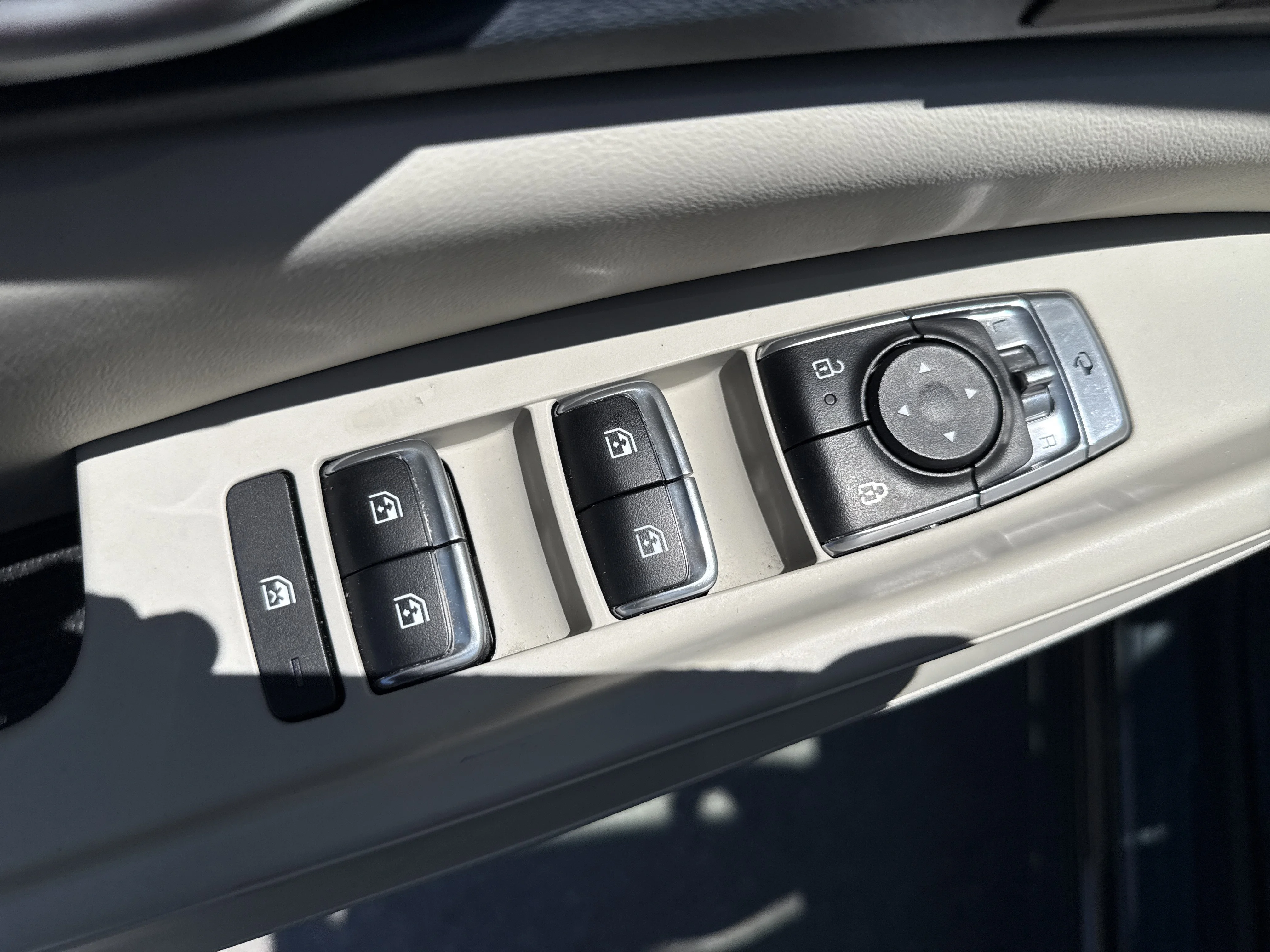 Used 2025 Panthera Metal Kia SX image 17