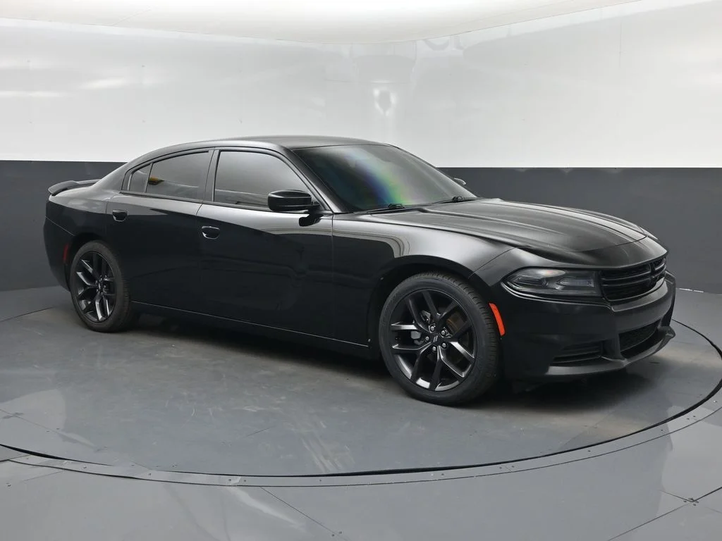 Used 2021 Black Dodge SXT image 1