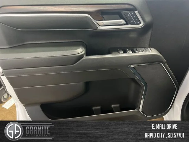 2024 GMC Sierra 1500 SLT - Photo 10