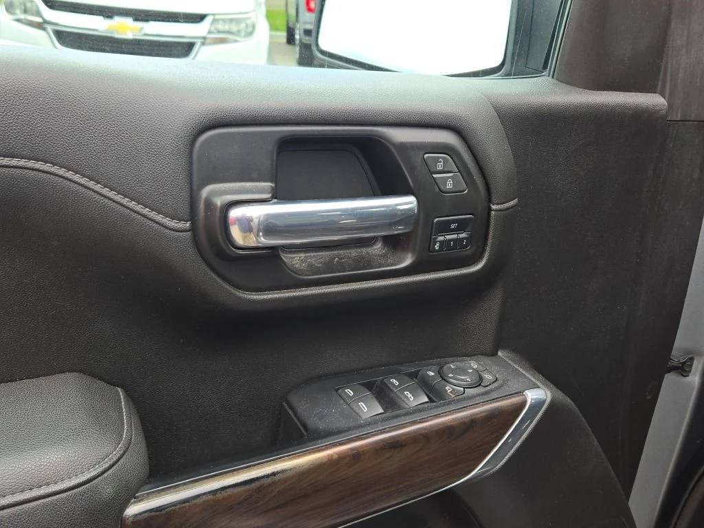 Used 2022 Gray GMC SLT image 19