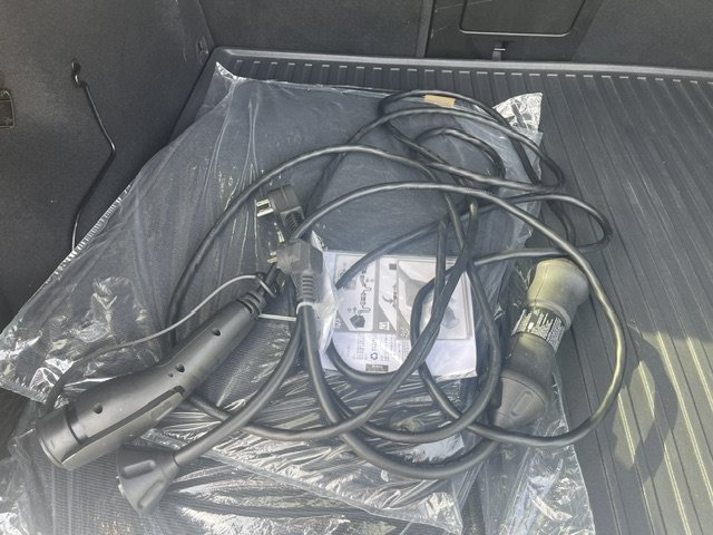 Used 2024 White Volvo Plus Dark Theme image 14