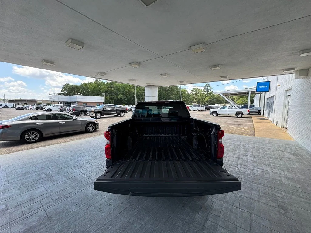 Used 2023 Gray Chevrolet LT image 9