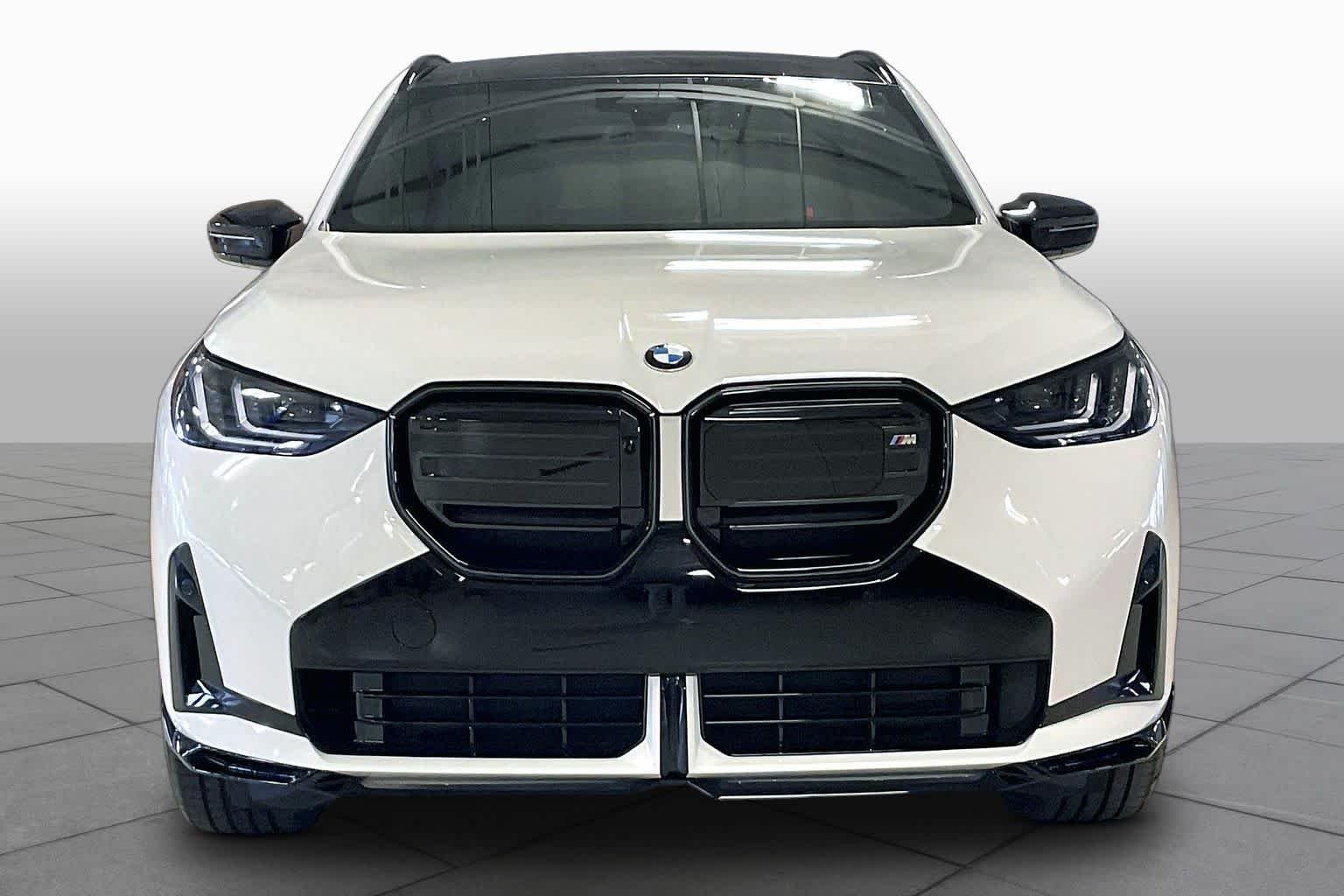 New 2026 Alpine White BMW M50 xDrive image 3