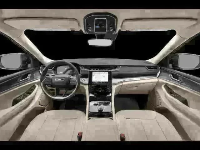New 2025 Silver Zynith Exterior Paint Jeep Laredo X image 5