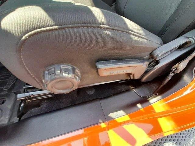Used 2018  JEEP  image 38