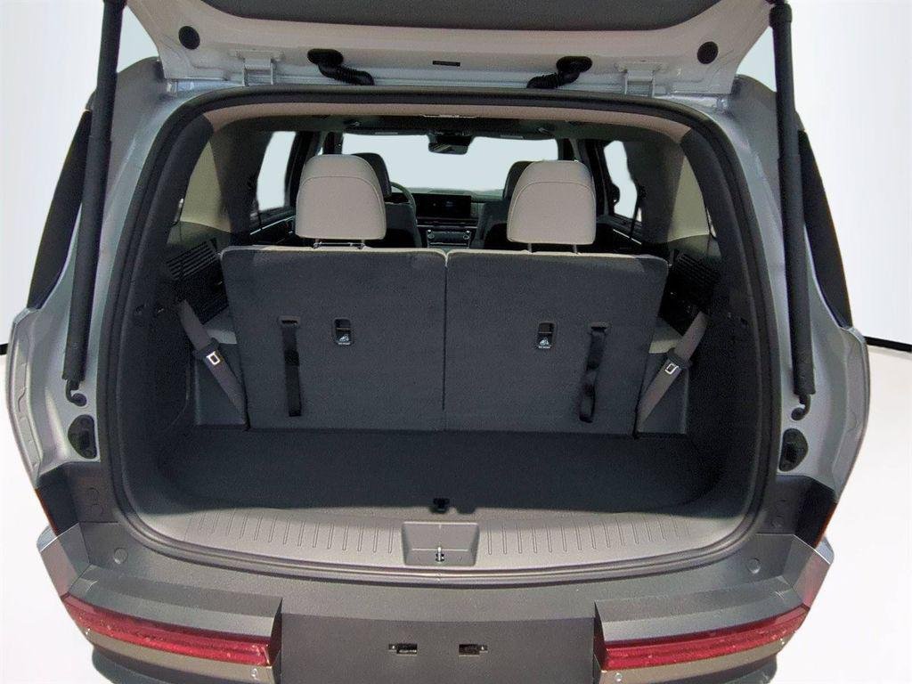 New 2027 Silver Hyundai Limited image 14