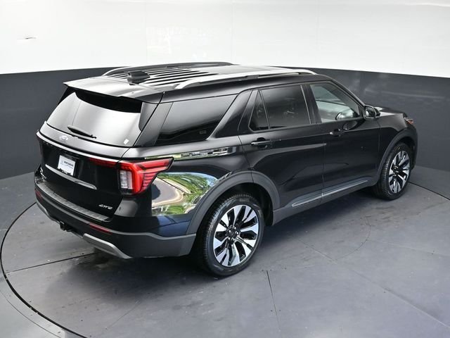 Used 2025 Black Metallic Ford Platinum image 29