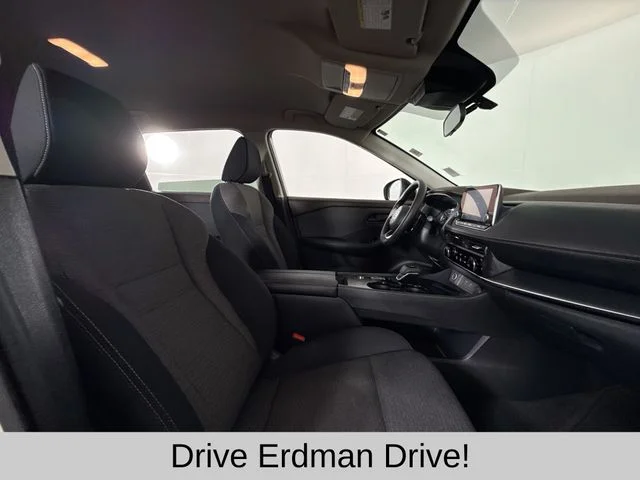 Used 2021 White Nissan S image 24
