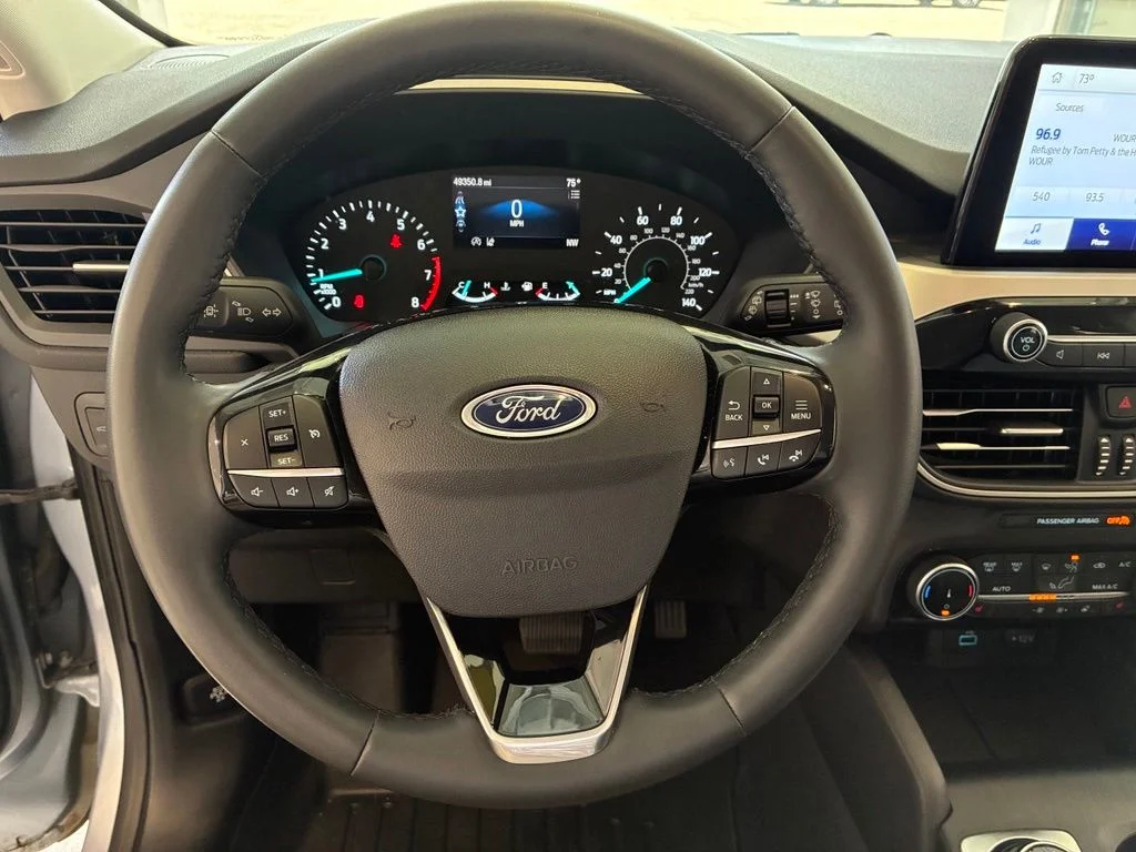 Used 2022 Blue Ford SE image 23