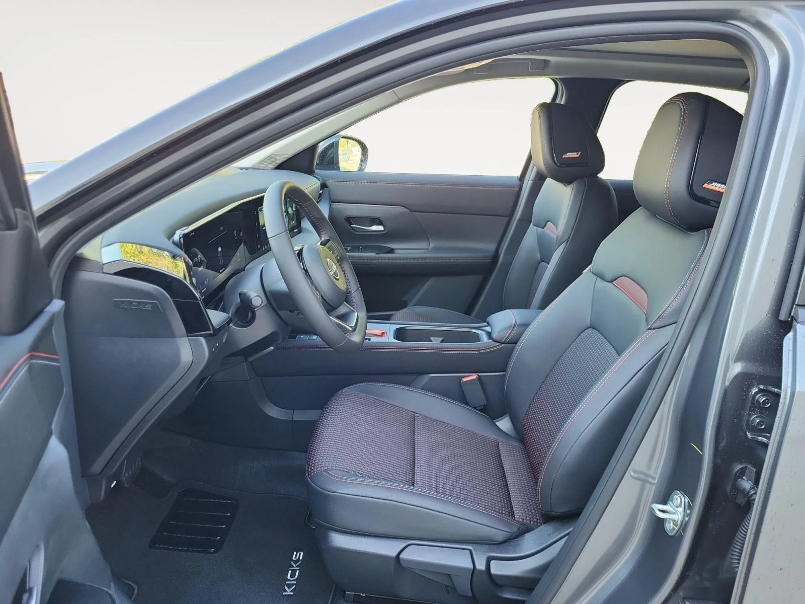 2026 Nissan KICKS SR AWD - Photo 10