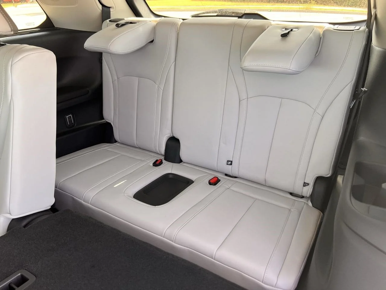 New 2027 RADIANT WHITE INFINITI Luxe FWD image 28
