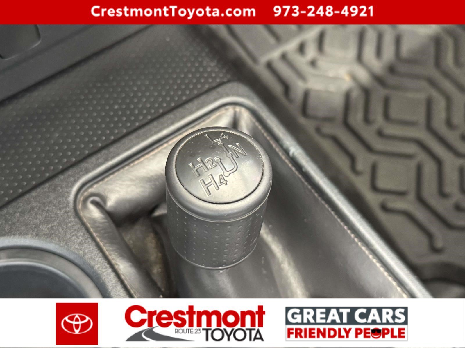 Used 2008 White/Titanium Metallic Toyota  image 27