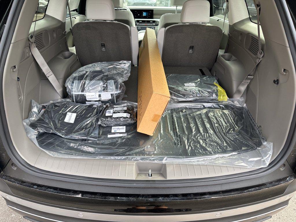 New 2026 Black Hyundai SEL Premium AWD image 17