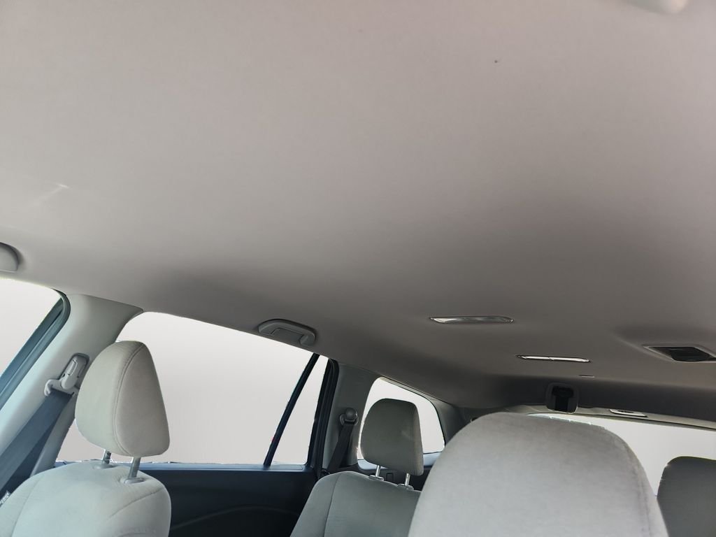 Used 2018  Honda EX image 12