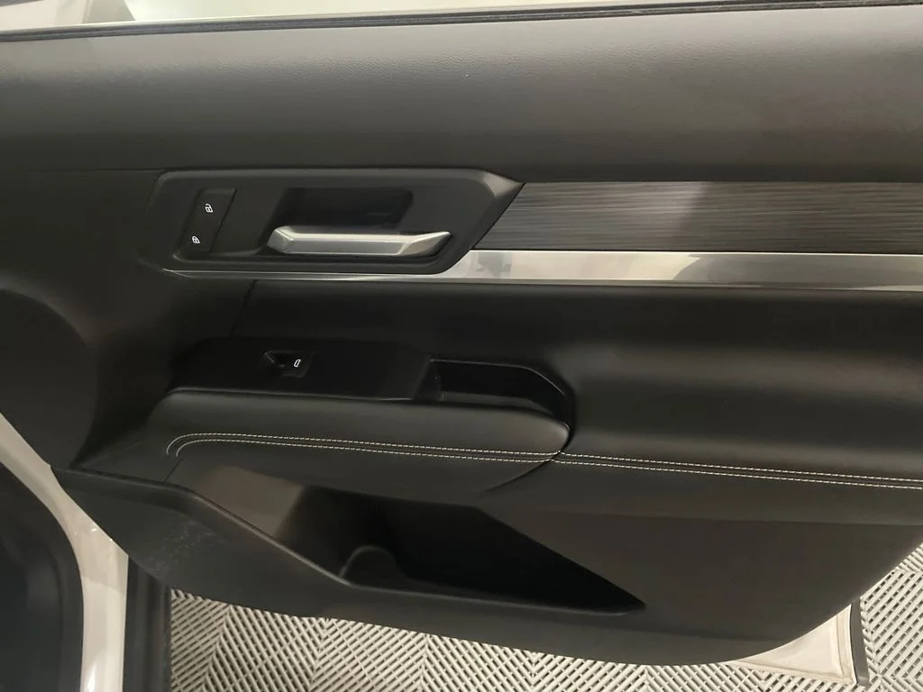 Used 2026 Summit White GMC Elevation image 23