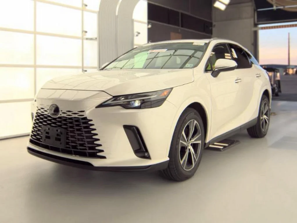 Used 2023 White Pearl Lexus 350 Premium image 2