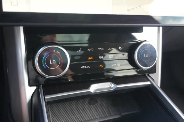 Used 2023 Gray Land Rover SE image 32