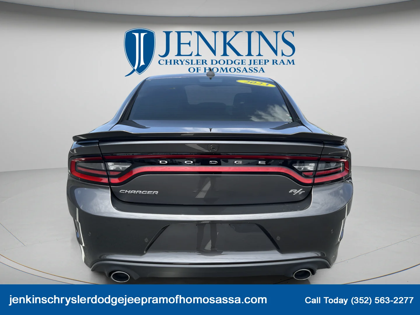 Used 2023 Granite Pearlcoat Dodge R/T image 6