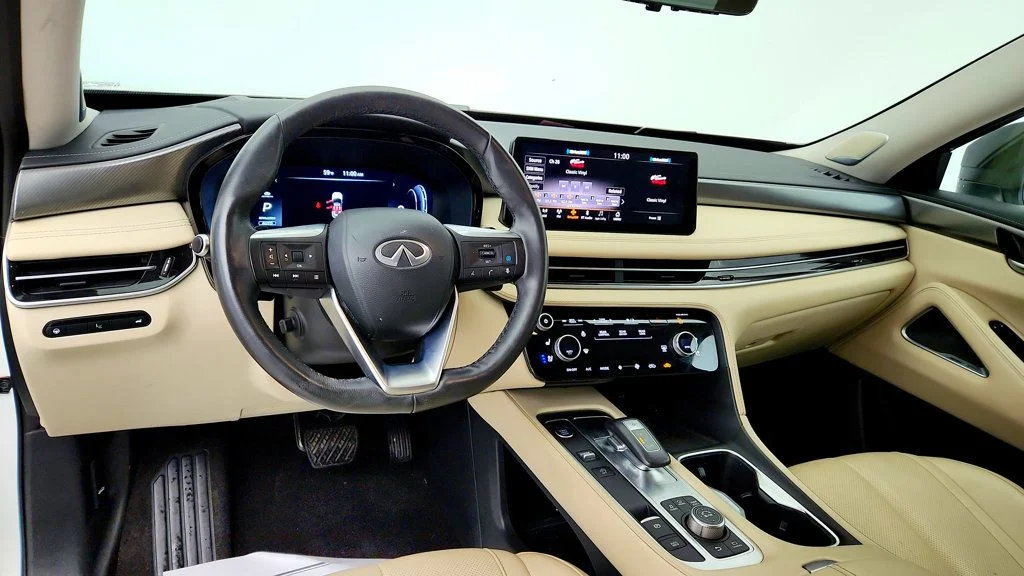 Used 2024 Majestic White INFINITI LUXE AWD w/ Vision Pkg & Bose Performance 17-Speaker Audio image 11