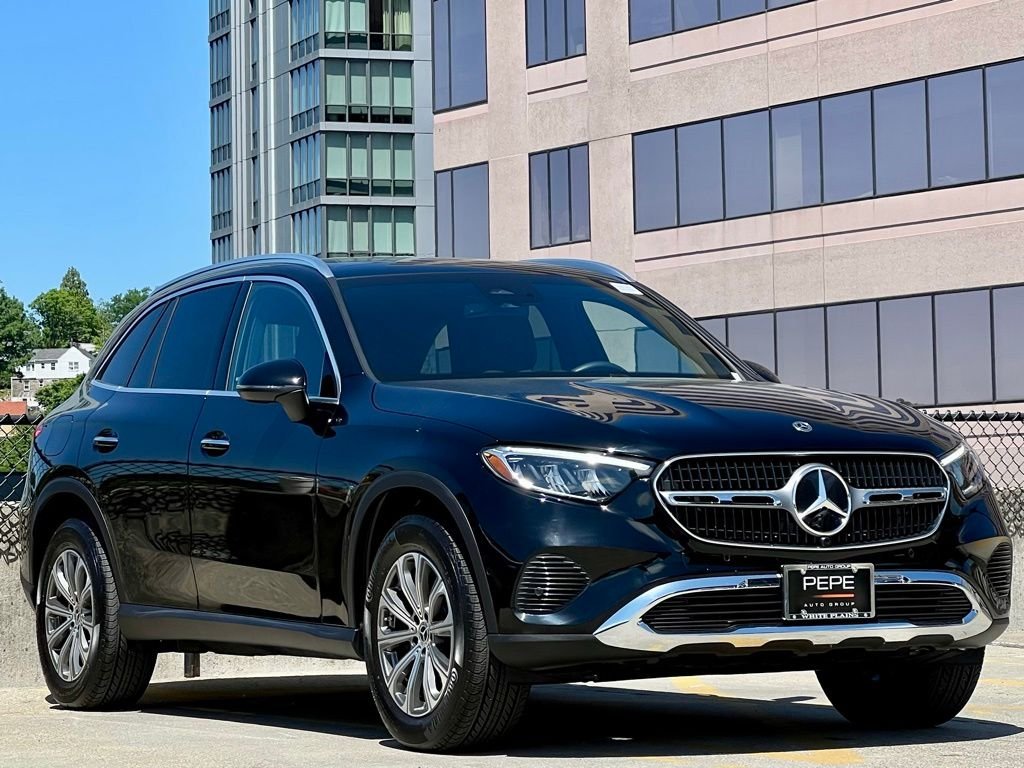 2026 Mercedes-Benz GLC GLC 300 4MATIC's photo