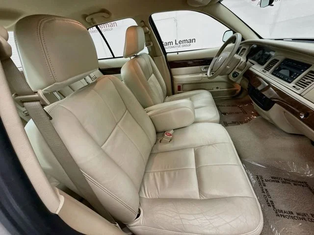 Used 2008 Tan Mercury GS image 24
