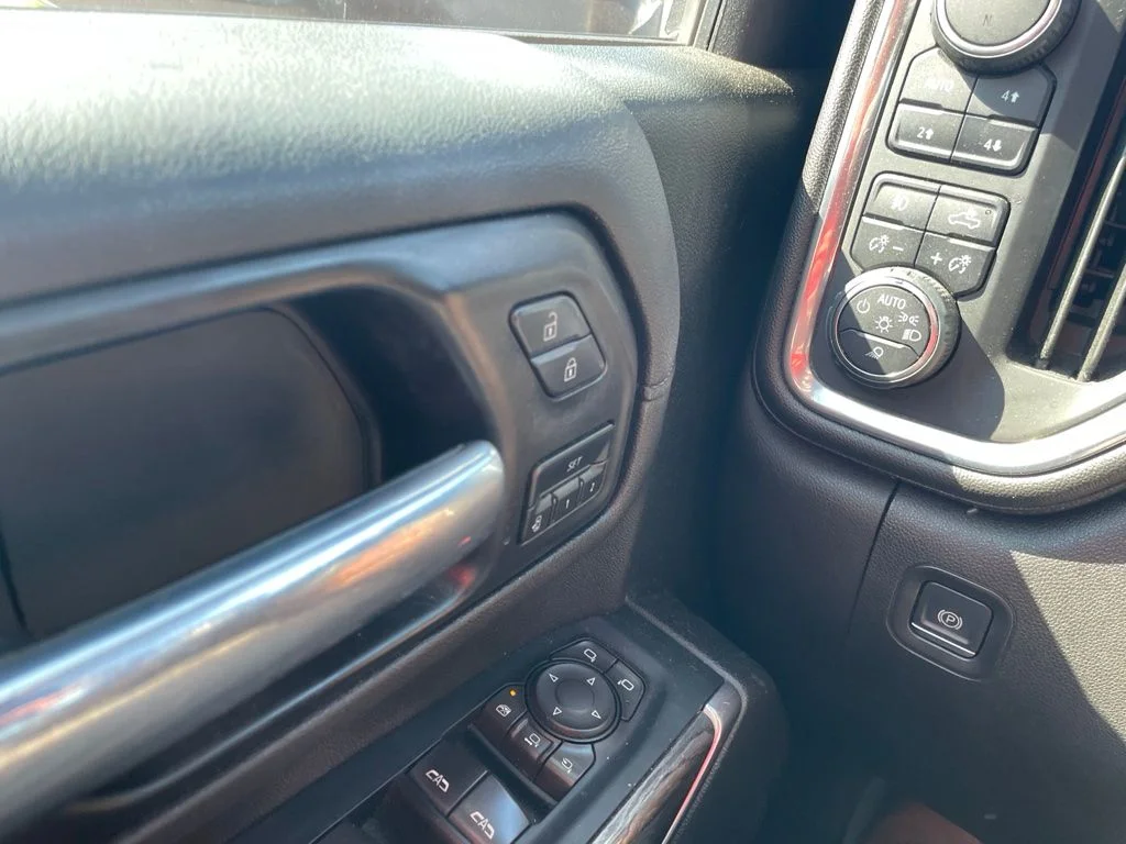 Used 2022 Blue Chevrolet LTZ image 18