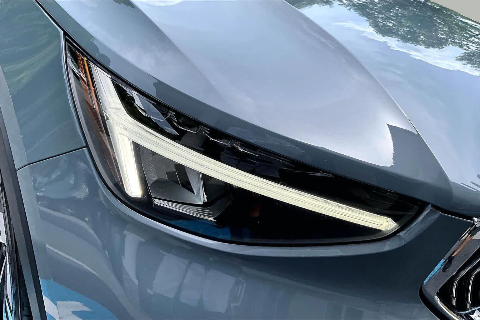 Used 2023  Volvo Plus Bright Theme image 28