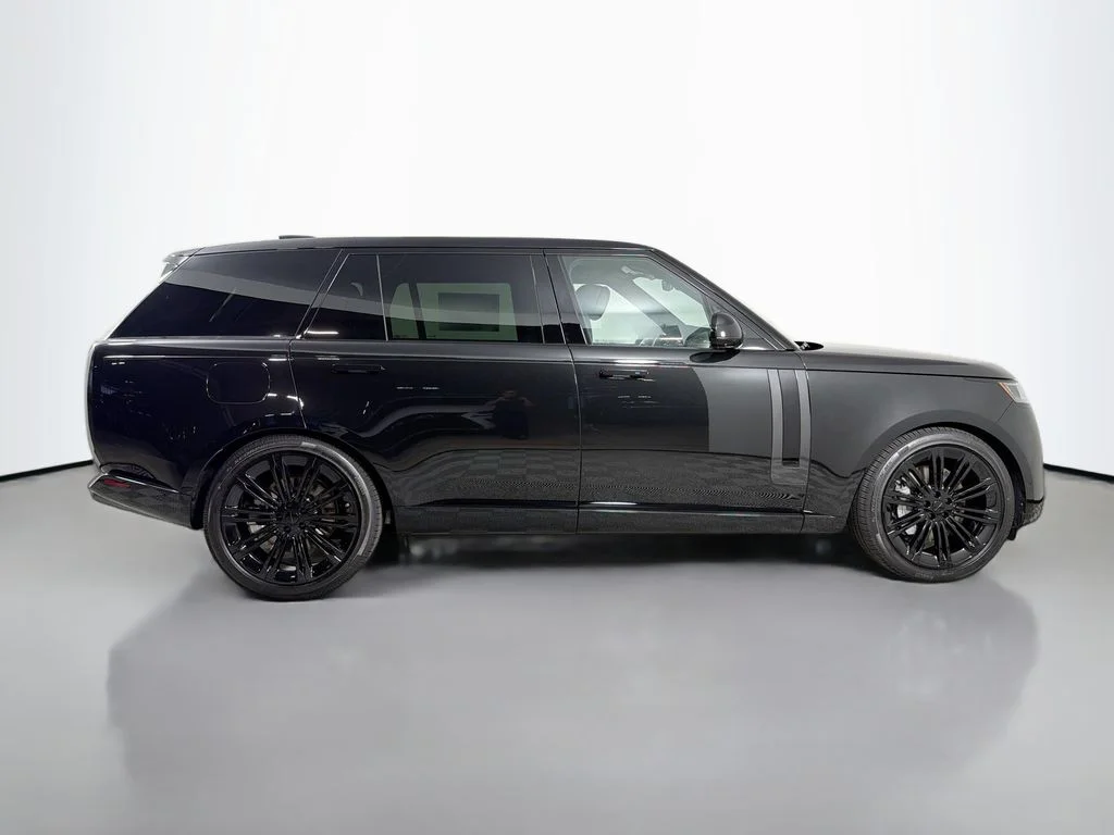 New 2026 Santorini Black Land Rover SE LWB 7-Seats / V8 image 4