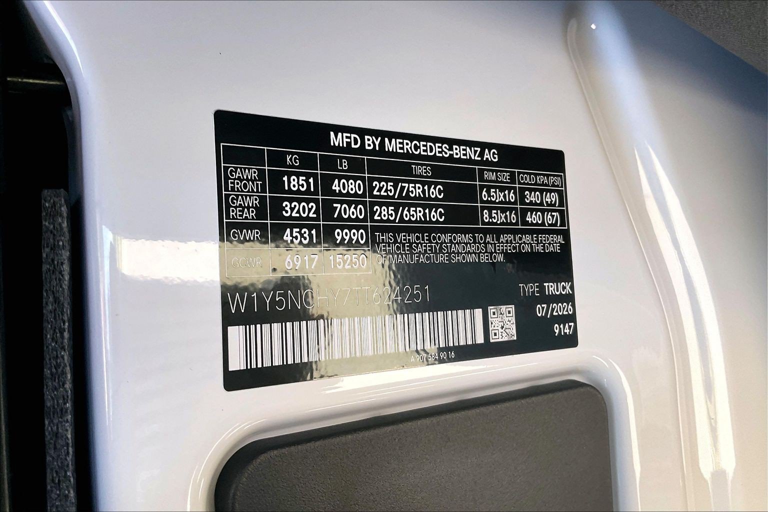 New 2026 Arctic White Mercedes-Benz Cargo 170 WB image 25