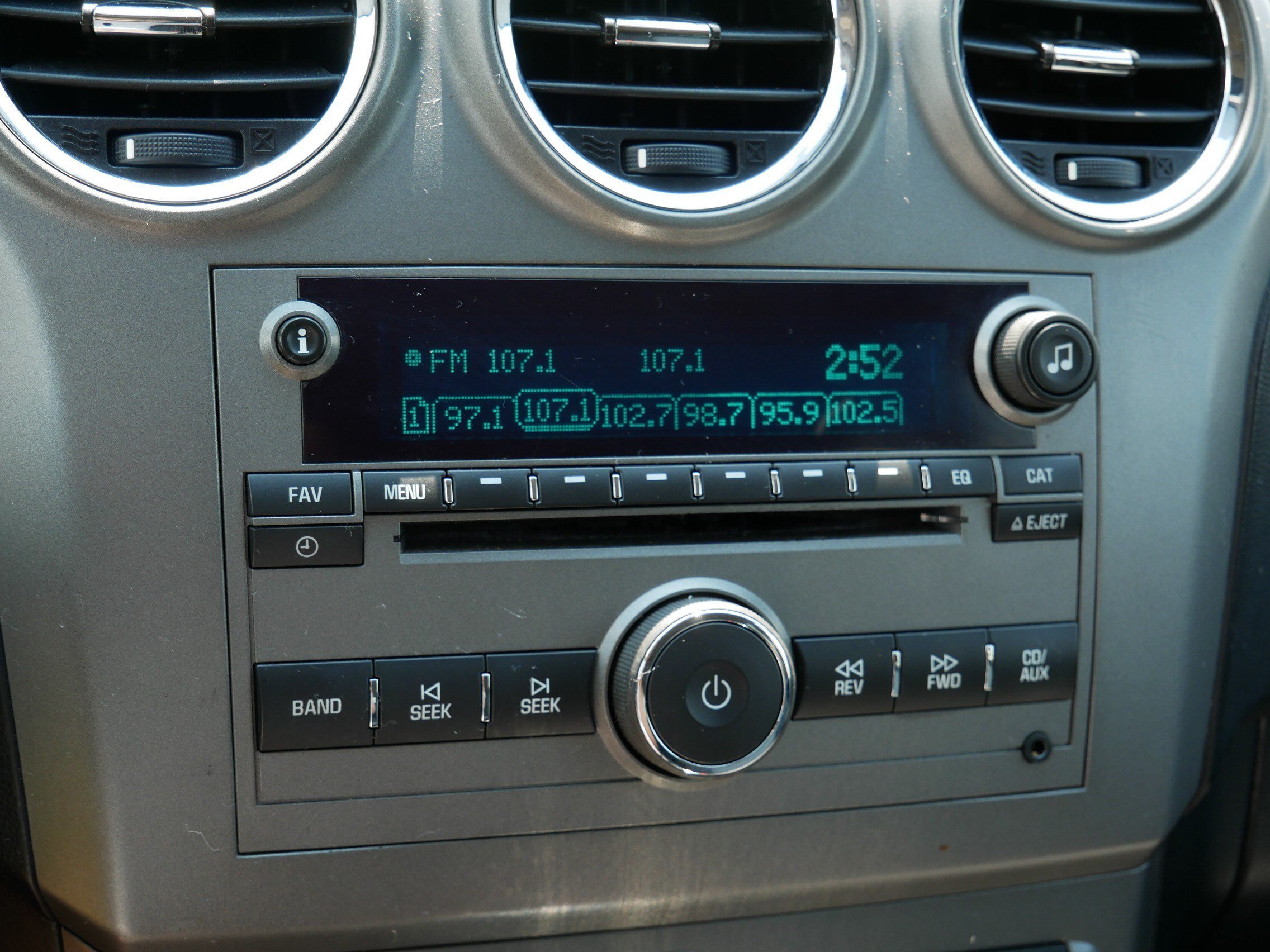 Used 2013 Cyber Gray Metallic Chevrolet LS image 21