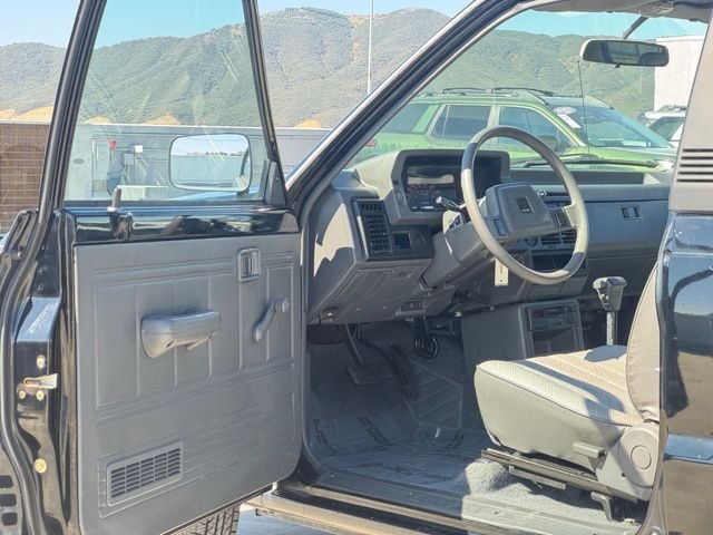 Used 1990 Black Mazda Truck image 7