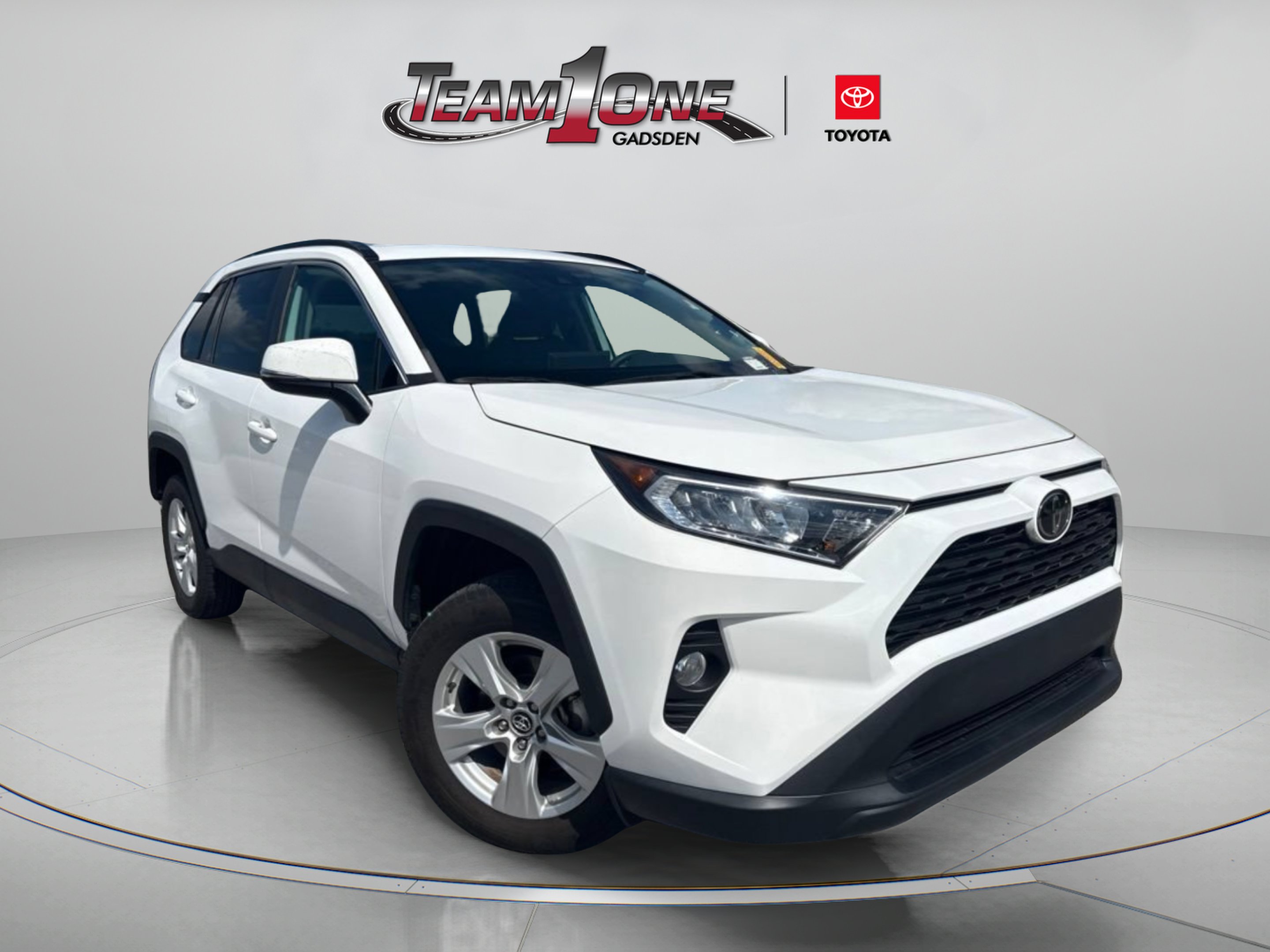 Used 2020 Super White Toyota XLE image 1