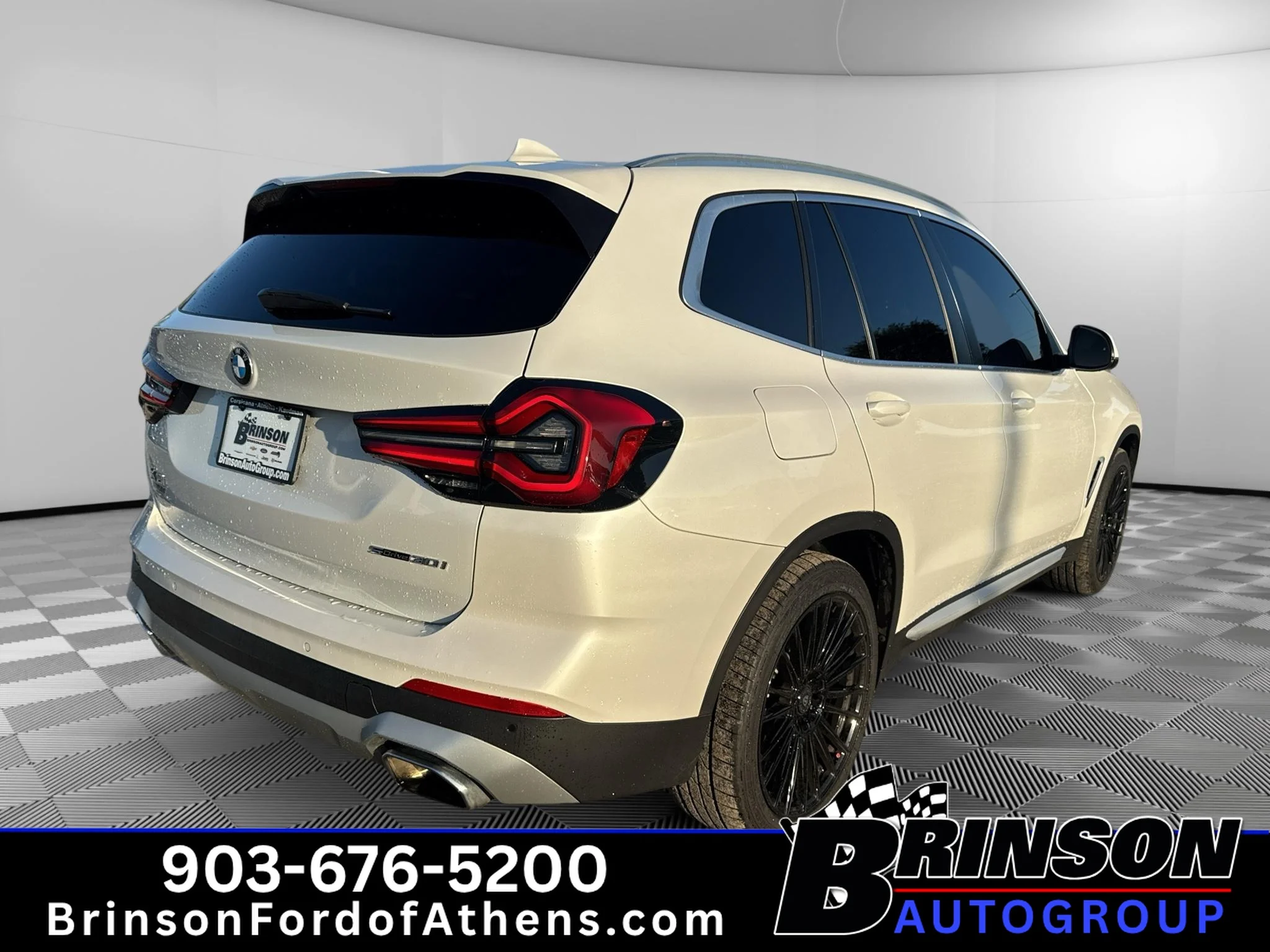 Used 2024 Mineral White Metallic BMW sDrive30i image 5