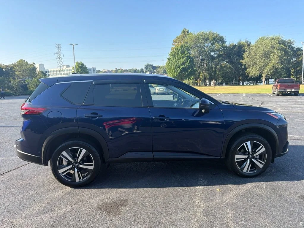 Used 2025 Deep Ocean Nissan SL image 11