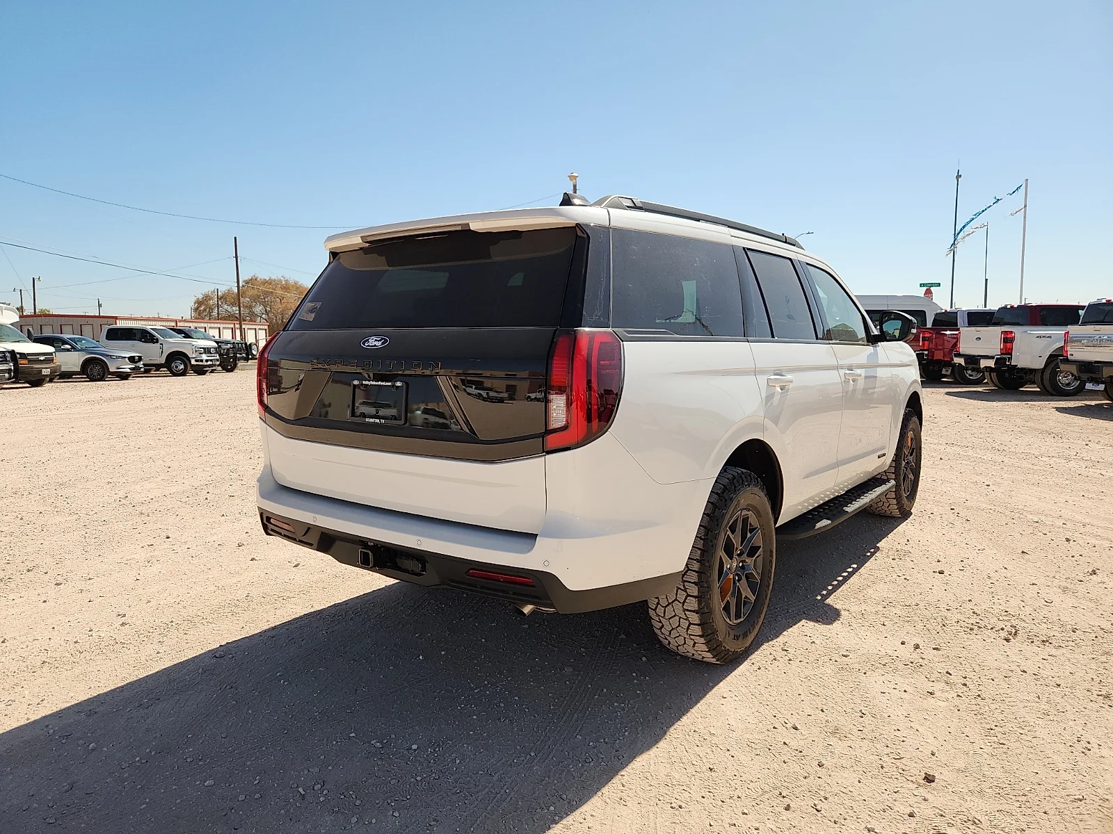 New 2027 Star White Metallic Tri-Coat Ford Tremor image 7