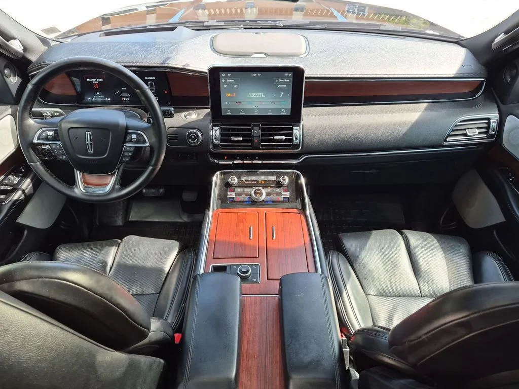 Used 2020 Black Lincoln Reserve image 27