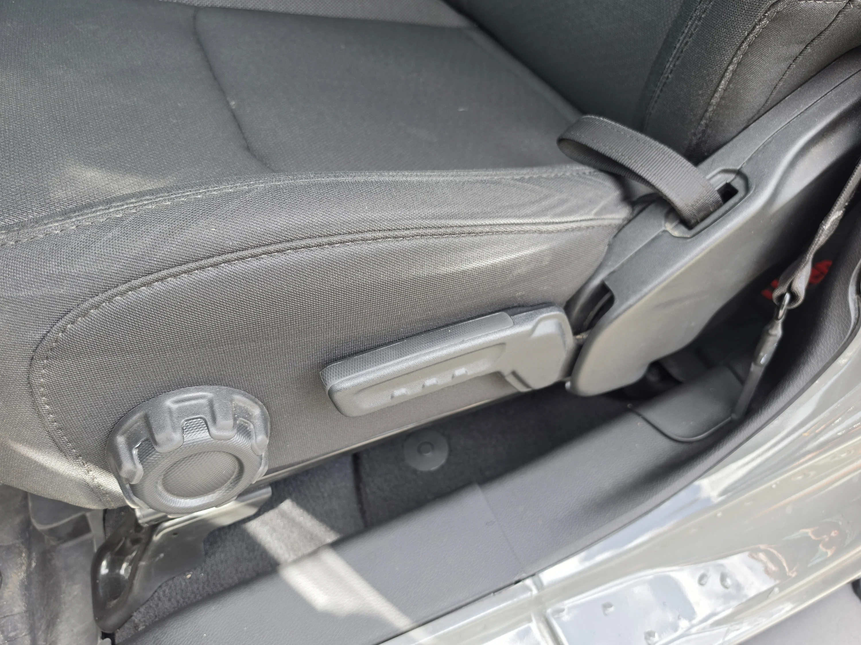 Used 2023 Sting-Gray Clearcoat Jeep Overland image 21