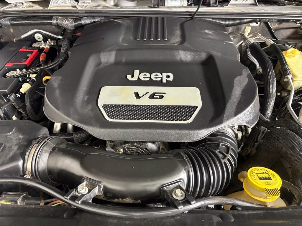 Used 2016 Silver Jeep Unlimited Rubicon image 37
