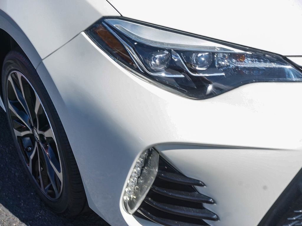 Used 2018 White Toyota SE image 10