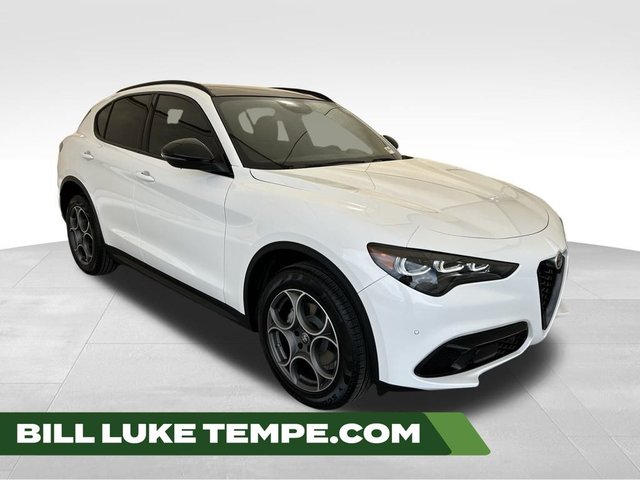 2025 Alfa Romeo Stelvio Base