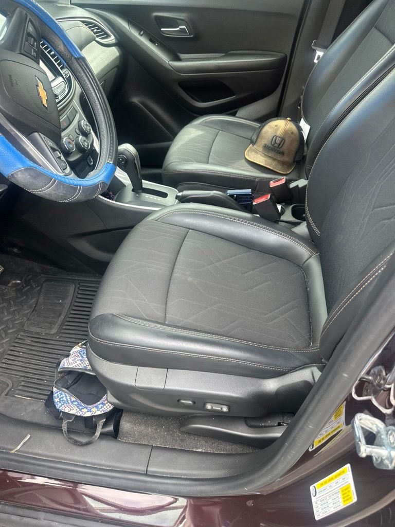 Used 2022 Red Chevrolet LT image 3