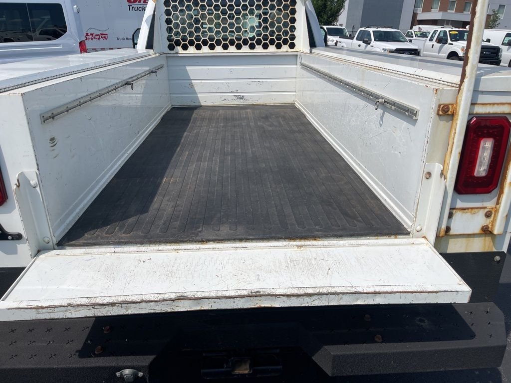 2019 Ford F-350 Super Duty Chassis Cab XL - Photo 19