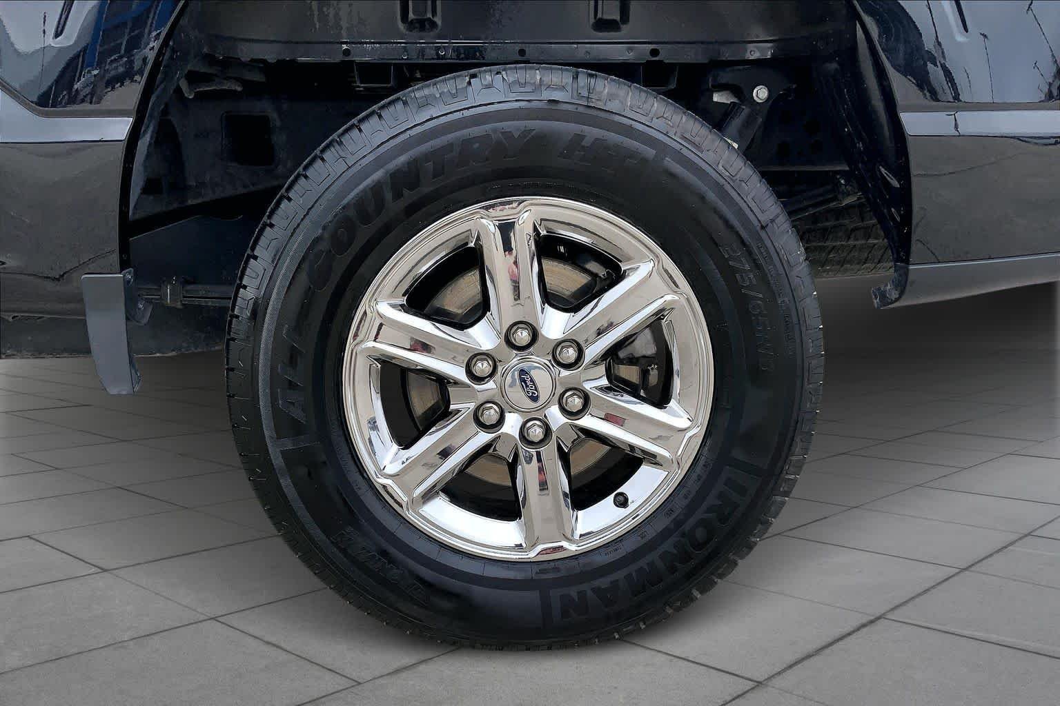 Used 2024 Agate Black Metallic Ford XLT image 16