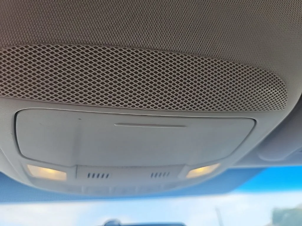 Used 2015 White Ford SE image 25